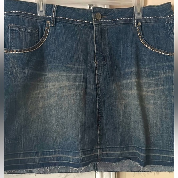 Almost Famous Dresses & Skirts - Almost Famous like new plus size Denim Mini Skirt Size 20